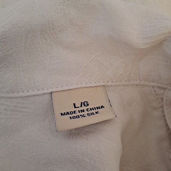 Tommy Bahama Original  100% Silk Cream Embossed Print Mickey Logo Button T Shirt - Picture 7 of 8